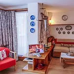 Chesa Arlas E2 By Interhome Daire