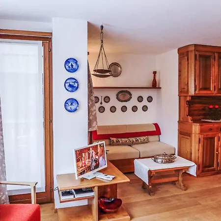 Chesa Arlas E2 By Interhome